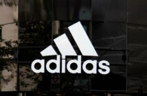 Adidas - Vom kleinen Schuhhersteller zur globalen Ikone der Sportwelt. (Foto: AdobeStock 283043772 ink drop)