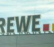 Die Rewe Group expandiert stetig und setzt auf zukunftsorientierte Handelsstrategien. (Foto: AdobeStock 592782226-Annabell Gsödl)