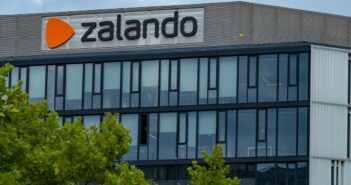 Zalando Zentrale in Berlin, moderner Hauptsitz des Mode-Riesen (Foto: AdobeStock 945640349- kittyfly)